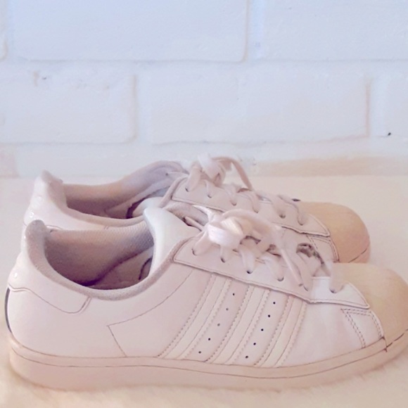 ADIDAS SHELL TOE SUPERSTAR SNEAKERS | WOMEN'S 8 MENS 6.5| WHITE ON off white - Picture 8 of 8